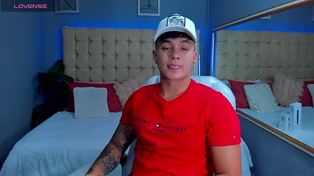 Cristopher strong online show from September 2025 02:44:02 PM