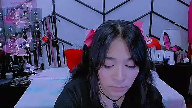 AlanaLuck online show from November 2025 08:05:01 PM