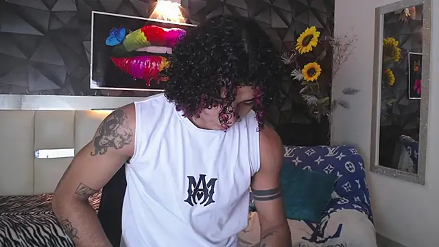 Snapshot of Demitryo chatting on January 2025 04:47:02 AM Demitryo online show from January 2025 04:47:02 AM