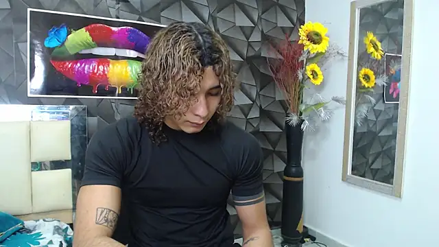 Snapshot of Demitryo chatting on March 2025 02:10:01 AM Demitryo online show from March 2025 02:10:01 AM