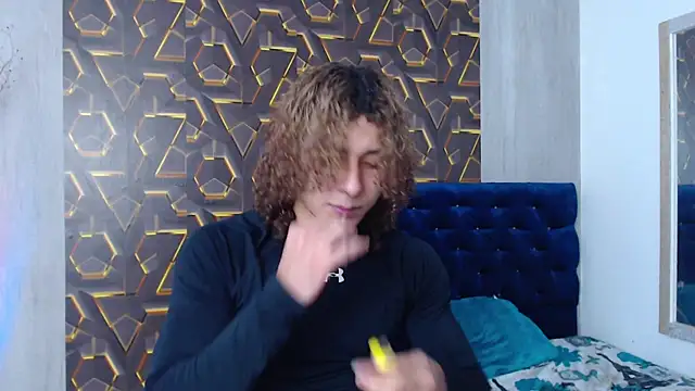 Snapshot of Demitryo chatting on March 2025 02:40:02 AM Demitryo online show from March 2025 02:40:02 AM