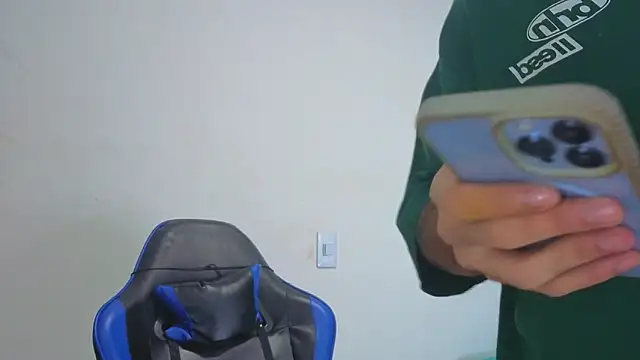 Snapshot of Demitryo chatting on October 2025 03:39:02 AM Demitryo online show from October 2025 03:39:02 AM