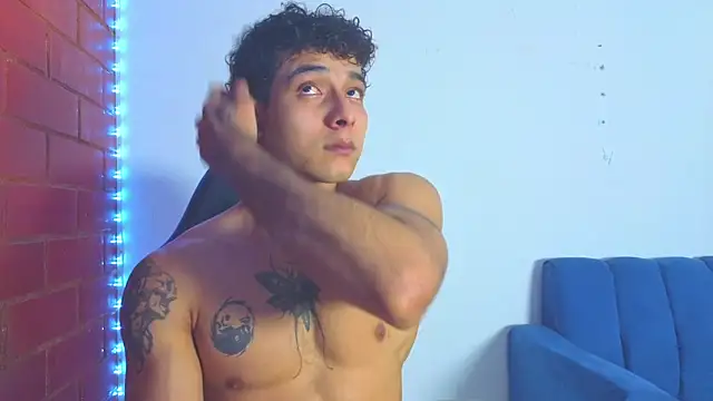 Demitryo online show from February 2026 09:18:01 PM