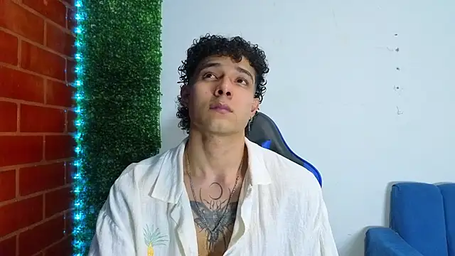 Demitryo online show from April 2026 04:29:01 AM