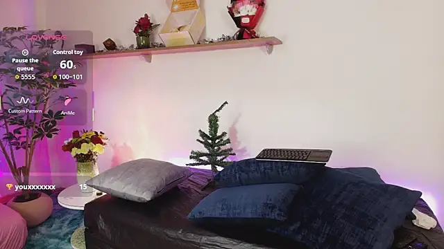 Elliee  online show from November 2025 03:13:02 PM