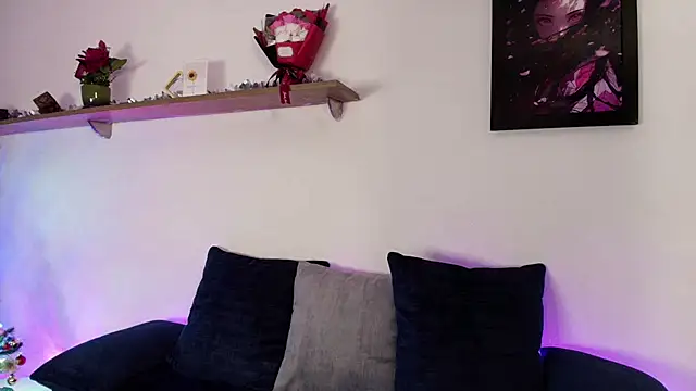 Elliee  online show from November 2025 11:44:01 AM