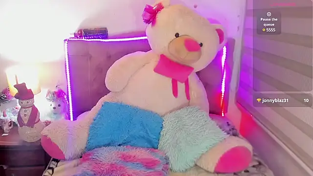  EmiRhodes online show from December 2024 04:01:02 AM