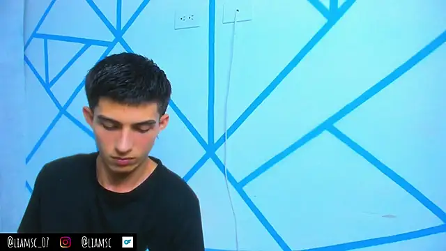 liam scott77 online show from October 2025 11:36:01 PM