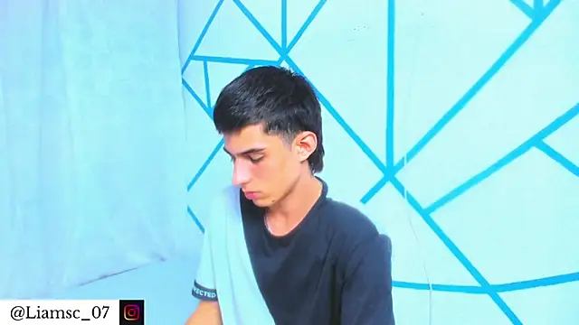 liam scott77 online show from November 2025 08:31:01 PM