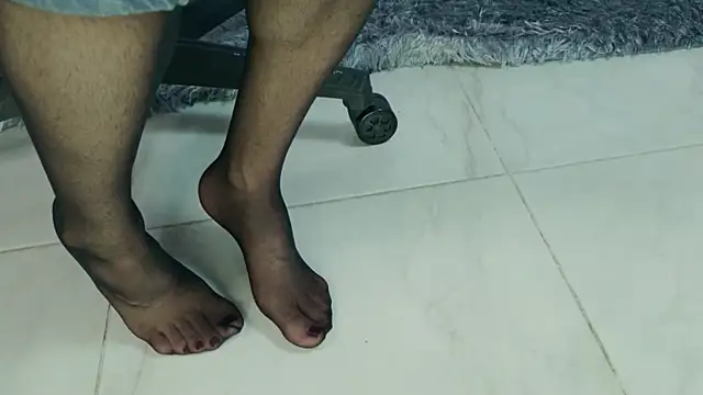 selena robertss  online show from April 2026 07:21:02 PM