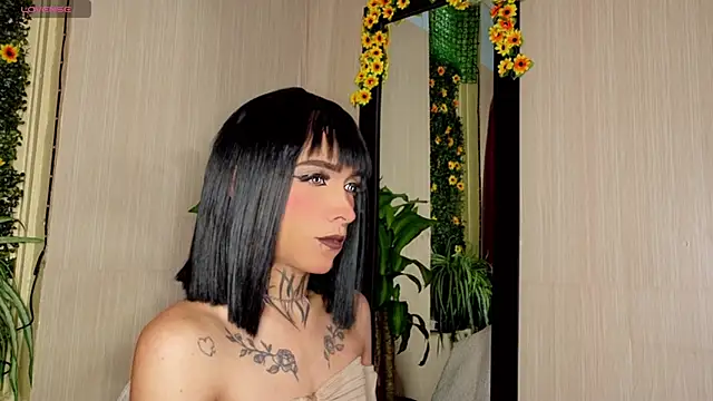 Snapshot of Micaela_Rangel chatting on October 2025 01:57:01 AM Micaela Rangel online show from October 2025 01:57:01 AM