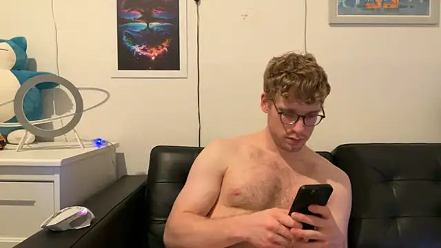 Snapshot of BlueEyedTallGuy94 chatting on December 2024 08:22:01 AM BlueEyedTallGuy94 online show from December 2024 08:22:01 AM