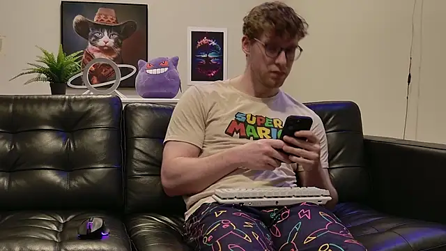 Snapshot of BlueEyedTallGuy94 chatting on October 2025 01:51:02 AM BlueEyedTallGuy94 online show from October 2025 01:51:02 AM