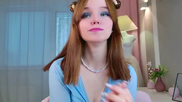 b4by LoL1 online show from October 2025 06:56:02 AM