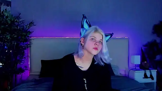 Snapshot of JoannLowe chatting on December 2024 08:58:02 PM JoannLowe online show from December 2024 08:58:02 PM