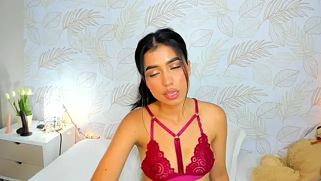 TianaReedd online show from December 2024 03:04:01 PM