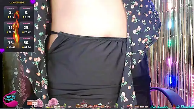 Snapshot of Hot_chocolate__ chatting on December 2024 09:20:02 PM Hot chocolate online show from December 2024 09:20:02 PM