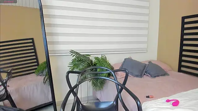 Catyloves online show from February 2026 12:25:01 AM