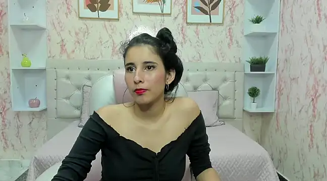 Snapshot of VICTORIA_HOUSTON chatting on February 2025 03:30:02 AM VICTORIA HOUSTON online show from February 2025 03:30:02 AM