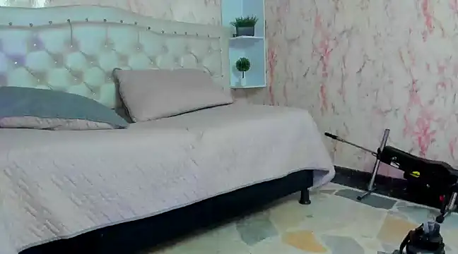 Snapshot of VICTORIA_HOUSTON chatting on March 2025 11:06:01 PM VICTORIA HOUSTON online show from March 2025 11:06:01 PM