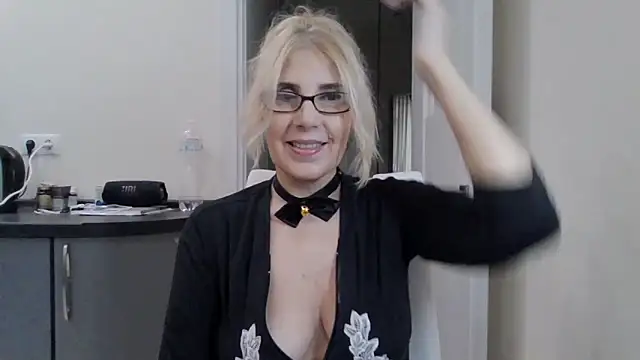 sweet raspberry online show from December 2024 10:17:02 AM