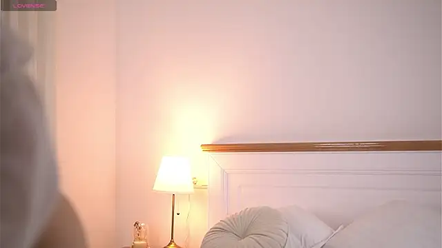 AdelineKing online show from September 2025 01:50:01 AM