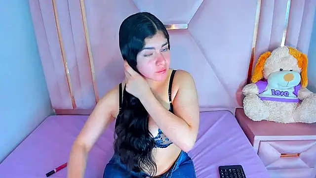 Snapshot of Viollet_Rush chatting on January 2025 02:32:01 PM Viollet Rush online show from January 2025 02:32:01 PM