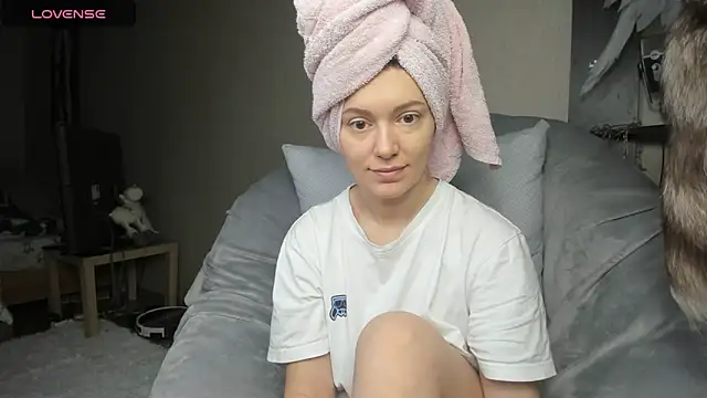 foxy blond online show from March 2025 03:22:02 AM