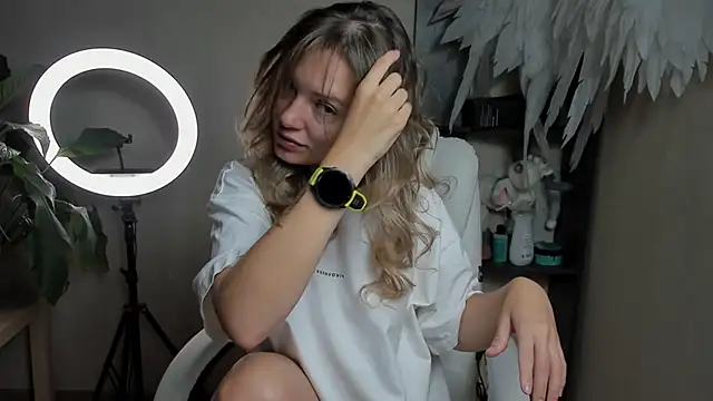 foxy blond online show from September 2025 12:10:01 AM