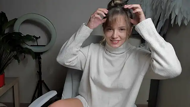 foxy blond online show from September 2025 12:11:01 AM