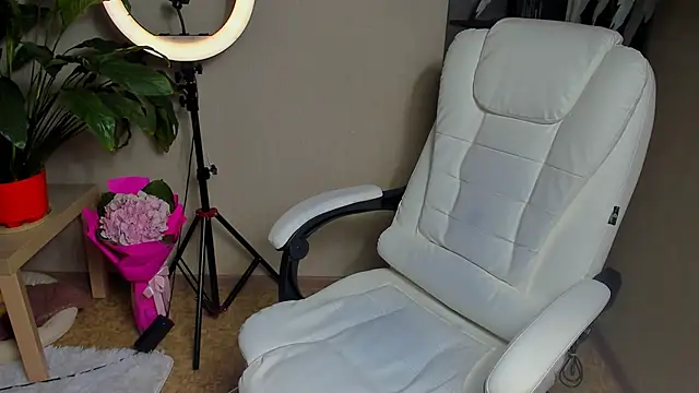 foxy blond online show from October 2025 12:19:01 AM