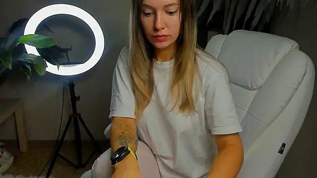 foxy blond online show from October 2025 11:26:02 PM