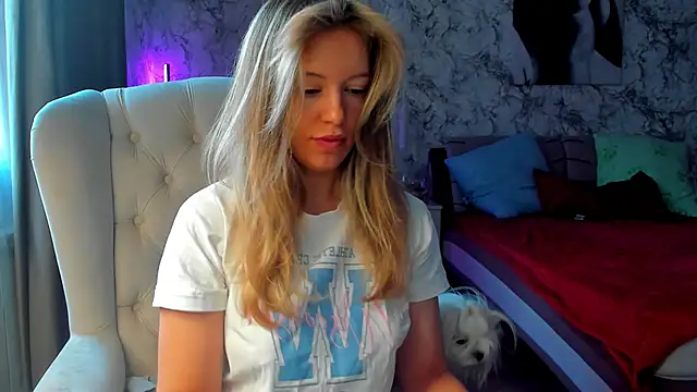 foxy blond online show from March 2026 12:27:02 AM