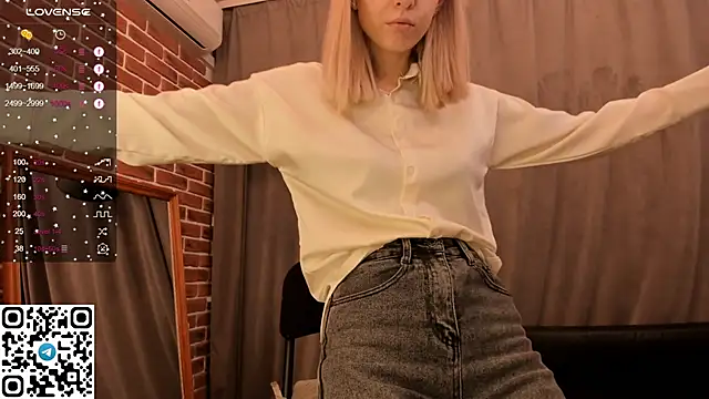 Snapshot of tyty_piupiu chatting on December 2024 05:22:02 PM tyty piupiu online show from December 2024 05:22:02 PM