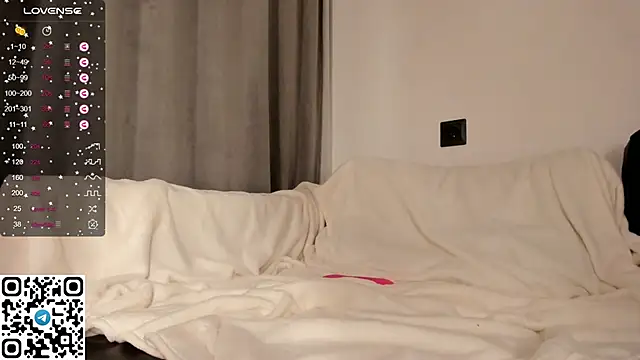 Snapshot of tyty_piupiu chatting on December 2024 11:14:02 PM tyty piupiu online show from December 2024 11:14:02 PM