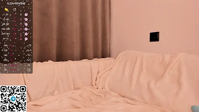 Snapshot of tyty_piupiu chatting on December 2024 12:08:01 AM tyty piupiu online show from December 2024 12:08:01 AM