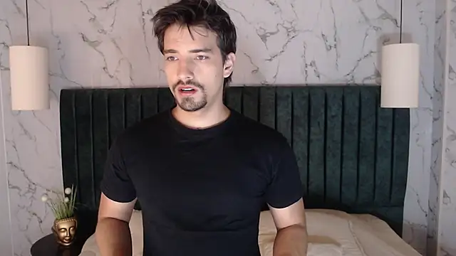 Snapshot of Ian_Daviz chatting on January 2025 08:37:02 PM Ian Daviz online show from January 2025 08:37:02 PM