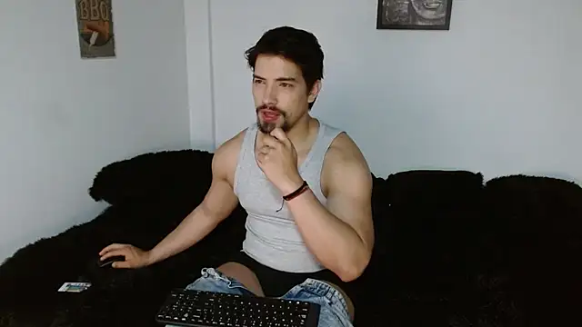 Ian Daviz online show from November 2025 02:01:02 AM