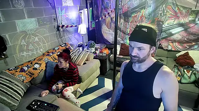 Snapshot of KRYZTALYNXXX chatting on October 2025 05:01:01 PM KRYZTALYNXXX online show from October 2025 05:01:01 PM