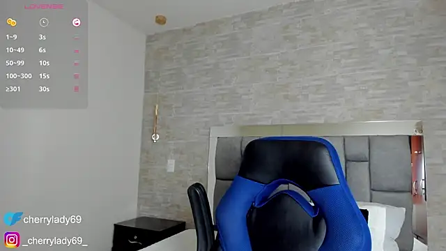 ladyAn  online show from February 2025 07:20:01 AM