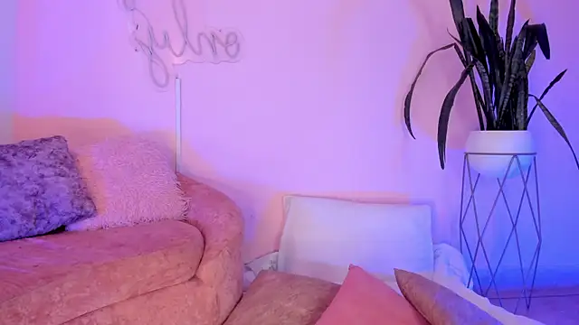 Lucy Vega online show from January 2026 03:43:01 AM