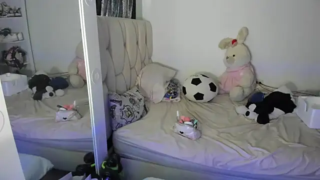 KittyKlum online show from May 2026 04:47:01 PM