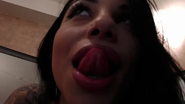 MissJuliax online show from January 2025 09:58:02 AM