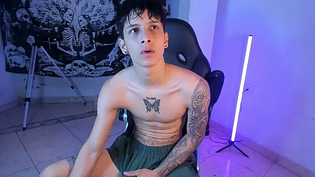 Snakebutterfly online show from January 2026 04:16:01 AM