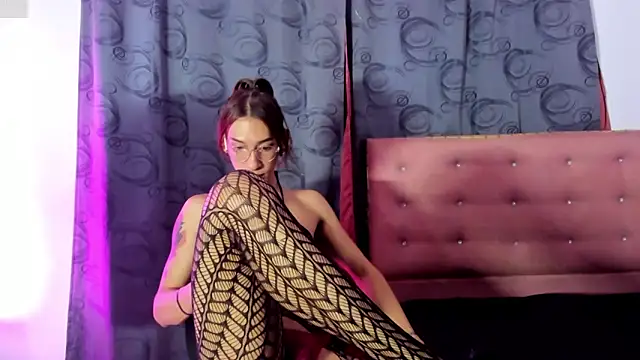 khandyzBlum online show from April 2026 11:31:02 PM