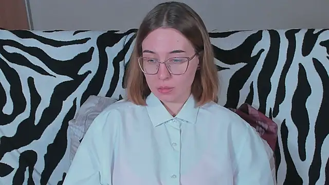 VeronikaKissuchi online show from March 2025 06:01:02 PM