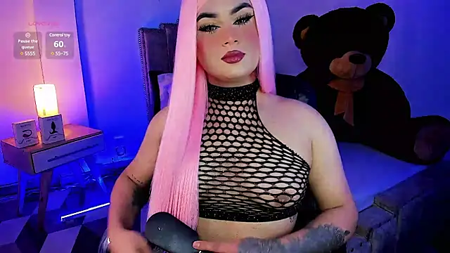 Snapshot of alexia_mattel chatting on January 2025 11:45:01 PM alexia mattel online show from January 2025 11:45:01 PM