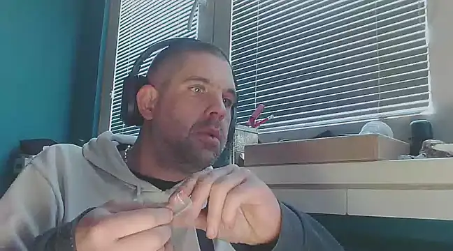 YouWantMe666 online show from February 2025 06:23:01 AM