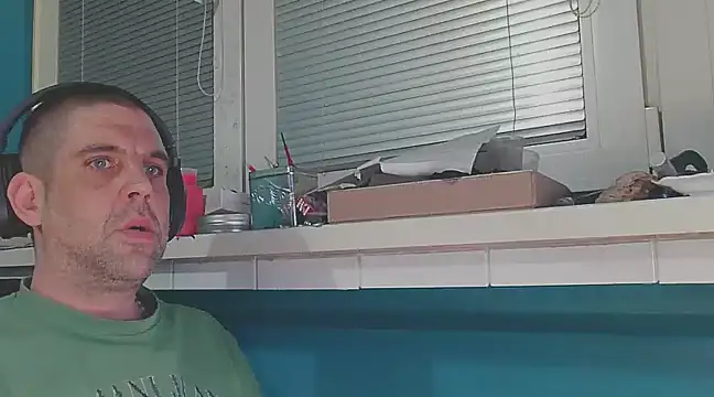 YouWantMe666 online show from February 2025 02:29:01 AM