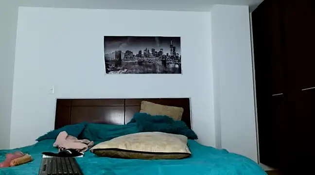 chicafitcaliente online show from December 2024 12:34:02 AM